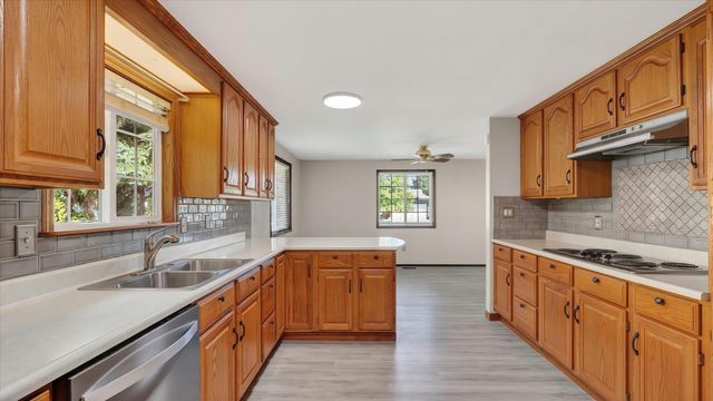 608 W Regina Ave, Spokane, WA 99218