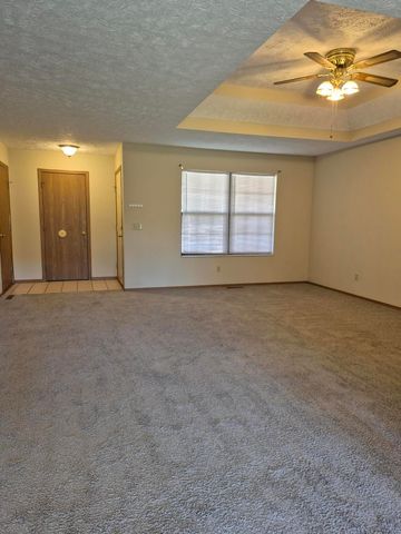 3467 S Doris Avenue, Springfield, MO 65807