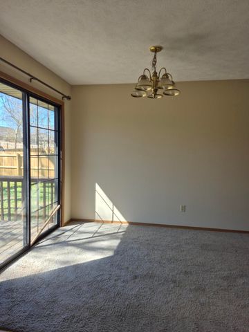 3467 S Doris Avenue, Springfield, MO 65807