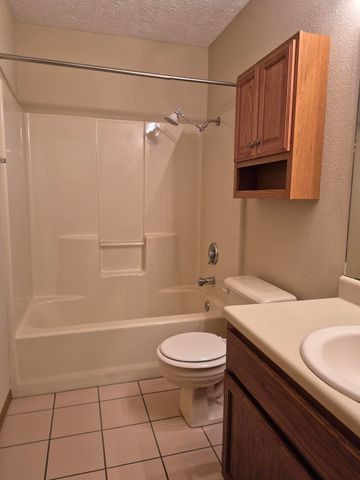 3467 S Doris Avenue, Springfield, MO 65807