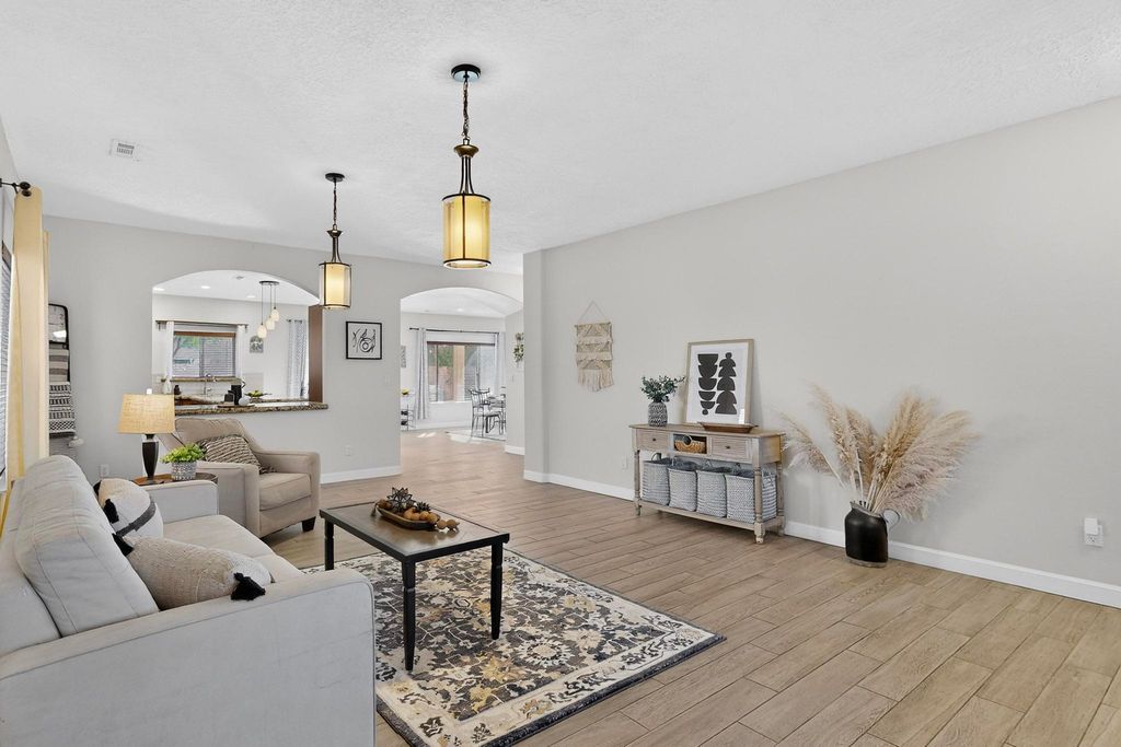 2606 Avenida Castellana SE, Rio Rancho, NM 87124