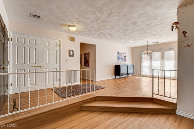 3753 Meadowcrest Drive, Las Vegas, NV 89121