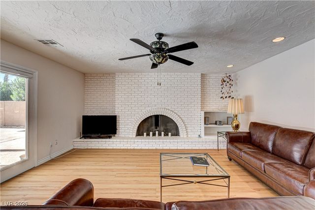 3753 Meadowcrest Drive, Las Vegas, NV 89121