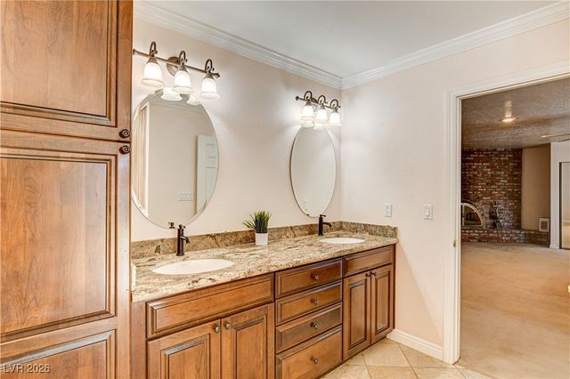 3753 Meadowcrest Drive, Las Vegas, NV 89121