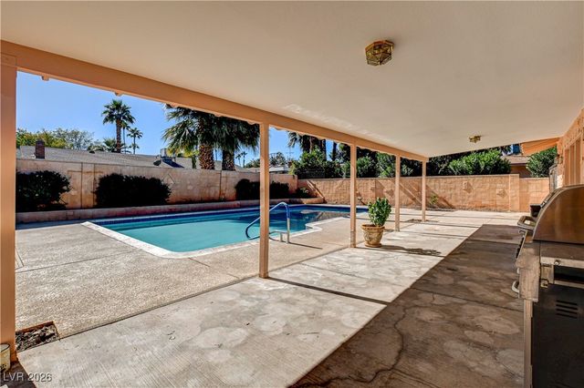 3753 Meadowcrest Drive, Las Vegas, NV 89121