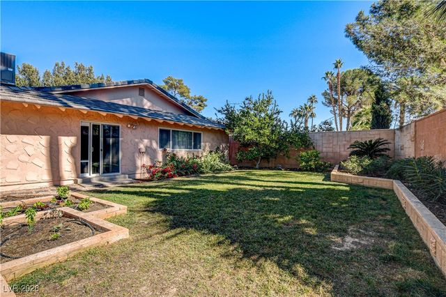 3753 Meadowcrest Drive, Las Vegas, NV 89121