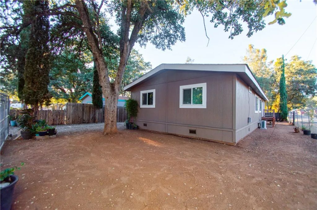 15894 35th Avenue, Clearlake, CA 95422
