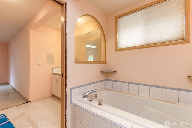 25738 215th Court SE, Maple Valley, WA 98038