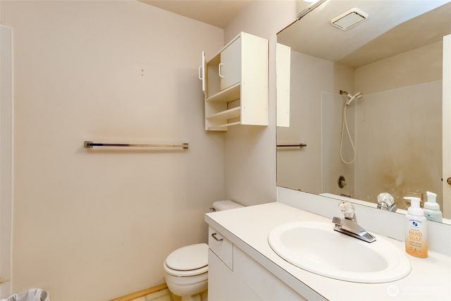 25738 215th Court SE, Maple Valley, WA 98038