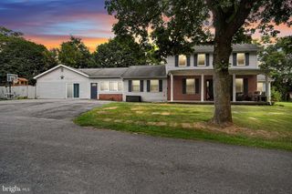 16 HILL RD, Carlisle, PA 17015