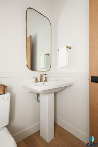 2408 S Galena Ct Court, Sioux Falls, SD 57110