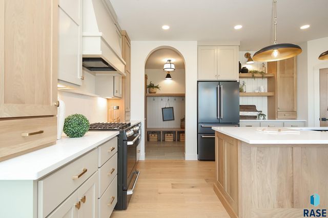 2408 S Galena Ct Court, Sioux Falls, SD 57110