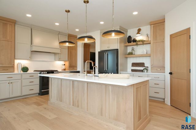 2408 S Galena Ct Court, Sioux Falls, SD 57110