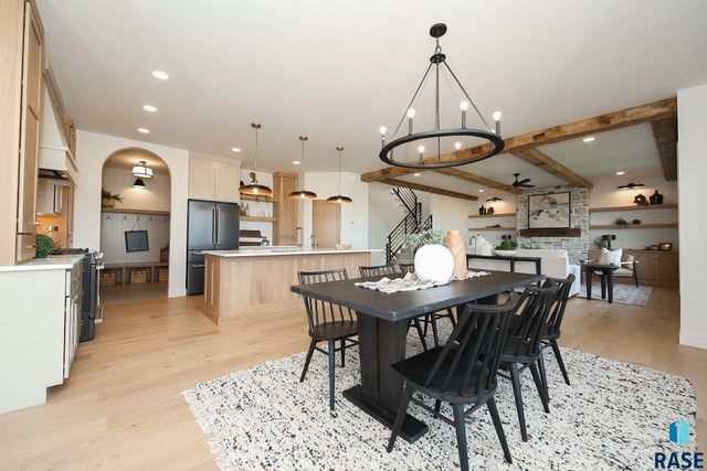 2408 S Galena Ct Court, Sioux Falls, SD 57110