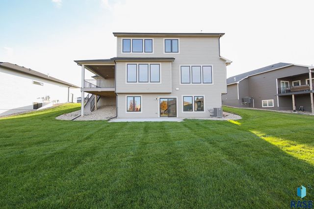 2408 S Galena Ct Court, Sioux Falls, SD 57110