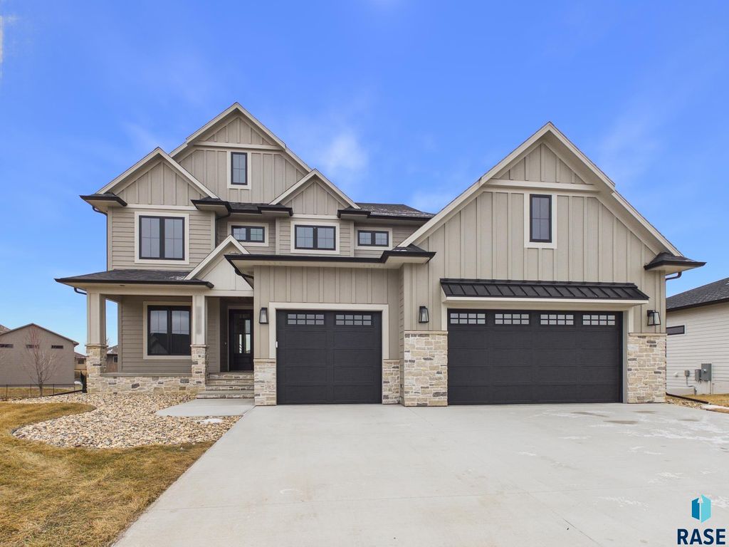 2408 S Galena Ct Court, Sioux Falls, SD 57110