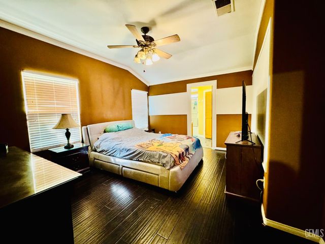 10302 Iroquois Lane, Bakersfield, CA 93312
