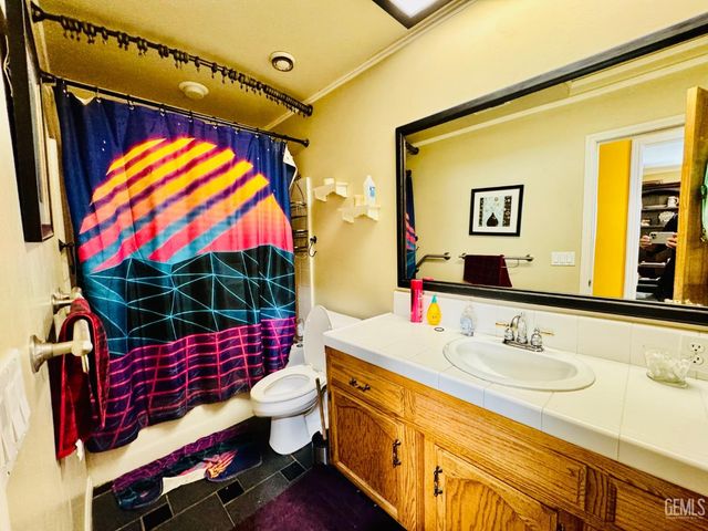 10302 Iroquois Lane, Bakersfield, CA 93312