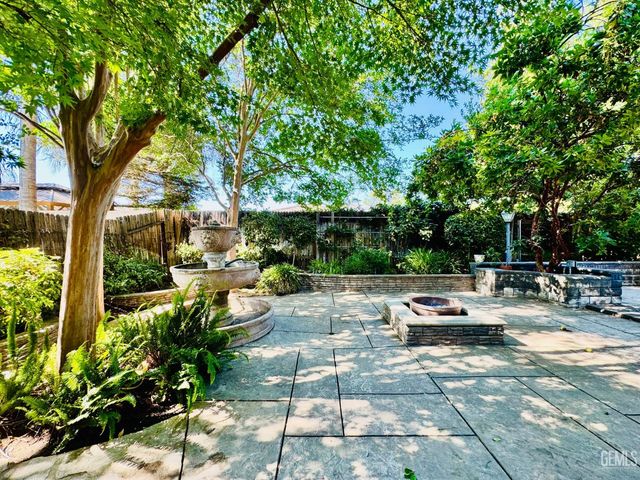 10302 Iroquois Lane, Bakersfield, CA 93312