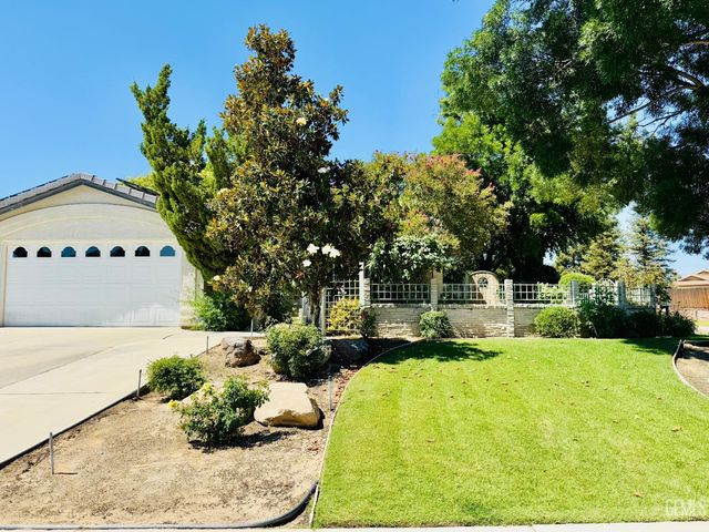 10302 Iroquois Lane, Bakersfield, CA 93312