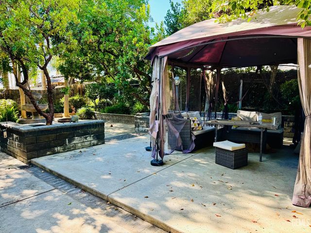 10302 Iroquois Lane, Bakersfield, CA 93312