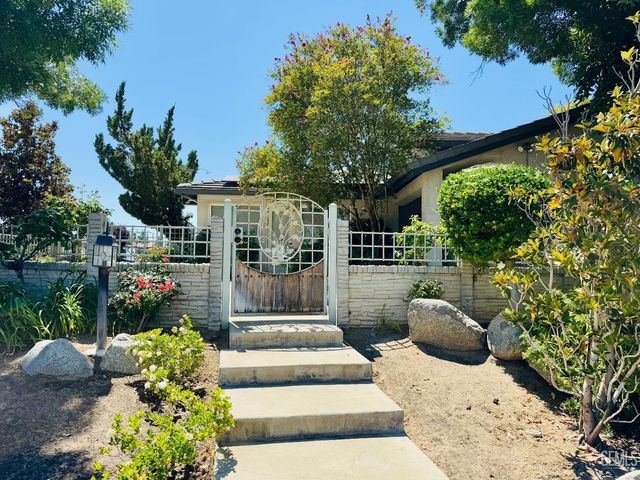 10302 Iroquois Lane, Bakersfield, CA 93312