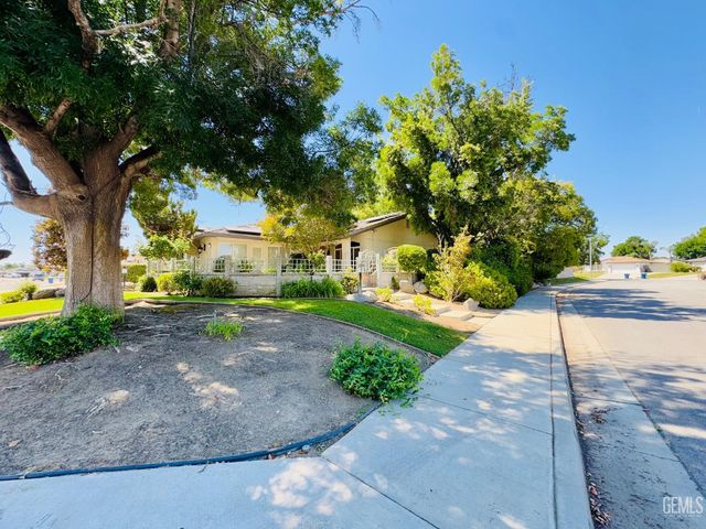 10302 Iroquois Lane, Bakersfield, CA 93312