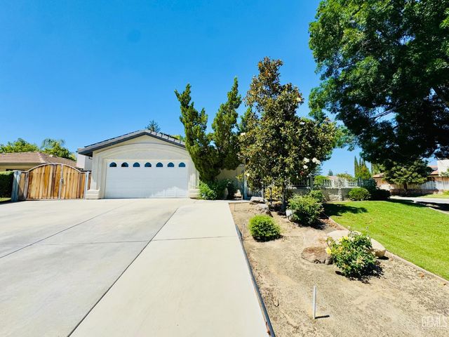 10302 Iroquois Lane, Bakersfield, CA 93312
