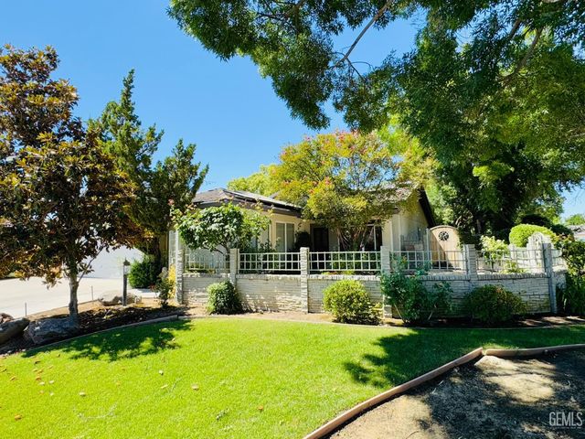 10302 Iroquois Lane, Bakersfield, CA 93312