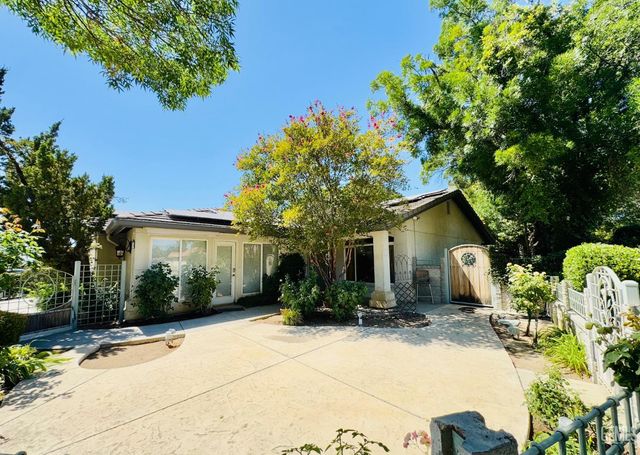 10302 Iroquois Lane, Bakersfield, CA 93312