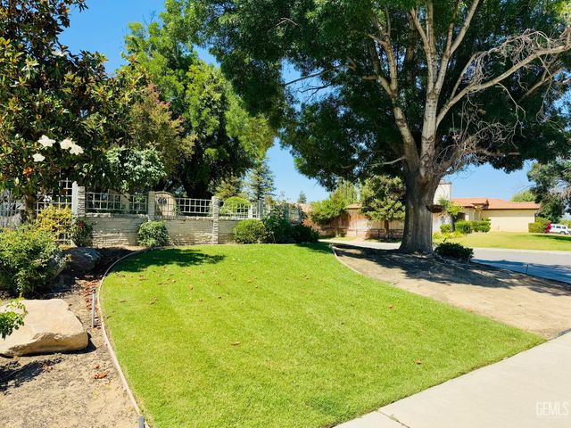 10302 Iroquois Lane, Bakersfield, CA 93312