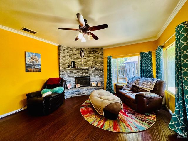 10302 Iroquois Lane, Bakersfield, CA 93312