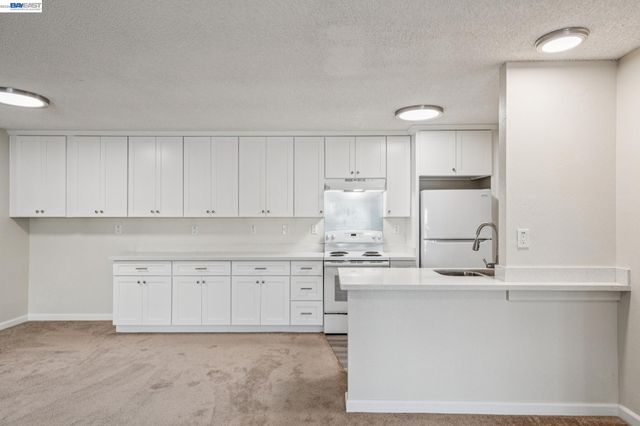 960 Shorepoint Ct 120, Alameda, CA 94501