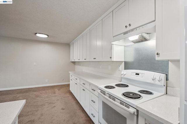 960 Shorepoint Ct 120, Alameda, CA 94501