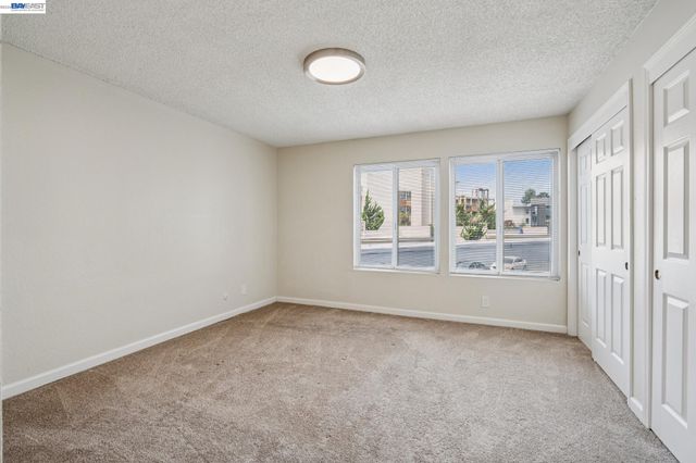 960 Shorepoint Ct 120, Alameda, CA 94501