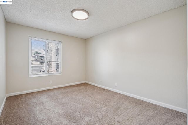 960 Shorepoint Ct 120, Alameda, CA 94501
