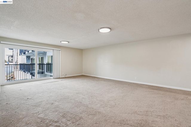 960 Shorepoint Ct 120, Alameda, CA 94501