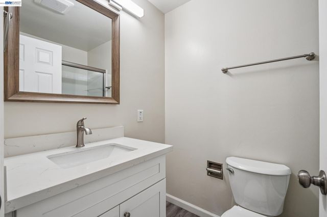 960 Shorepoint Ct 120, Alameda, CA 94501