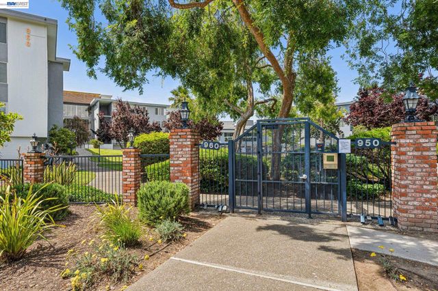 960 Shorepoint Ct 120, Alameda, CA 94501