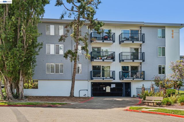 960 Shorepoint Ct 120, Alameda, CA 94501
