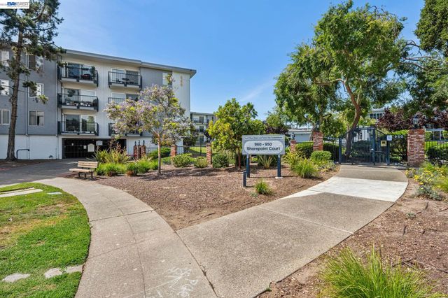 960 Shorepoint Ct 120, Alameda, CA 94501