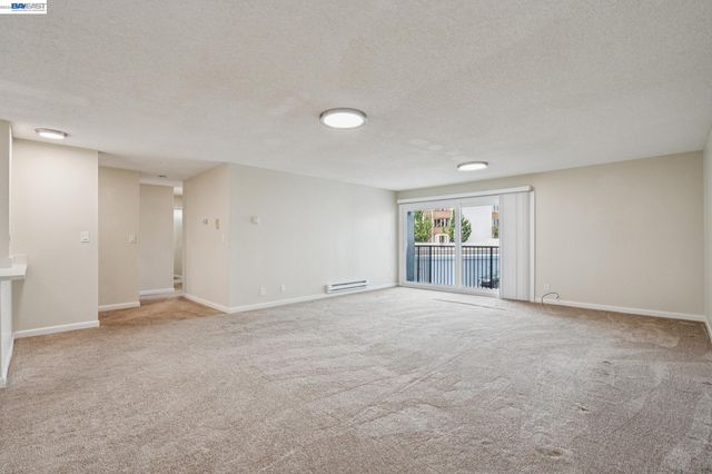 960 Shorepoint Ct 120, Alameda, CA 94501