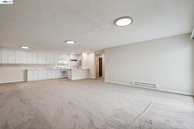 960 Shorepoint Ct 120, Alameda, CA 94501