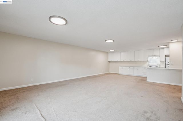 960 Shorepoint Ct 120, Alameda, CA 94501