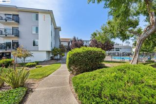 960 Shorepoint Ct 120, Alameda, CA 94501