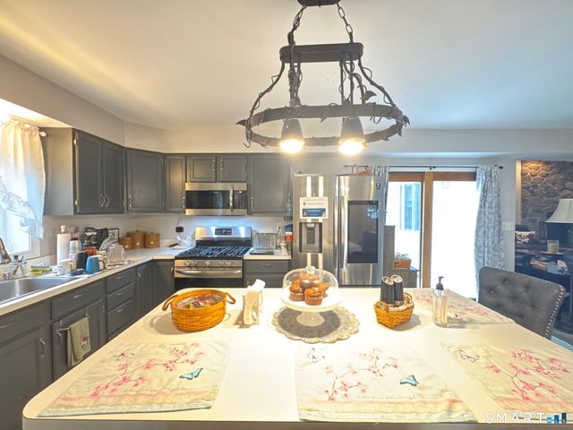 325 West Rutland Road, Milford, CT 06461