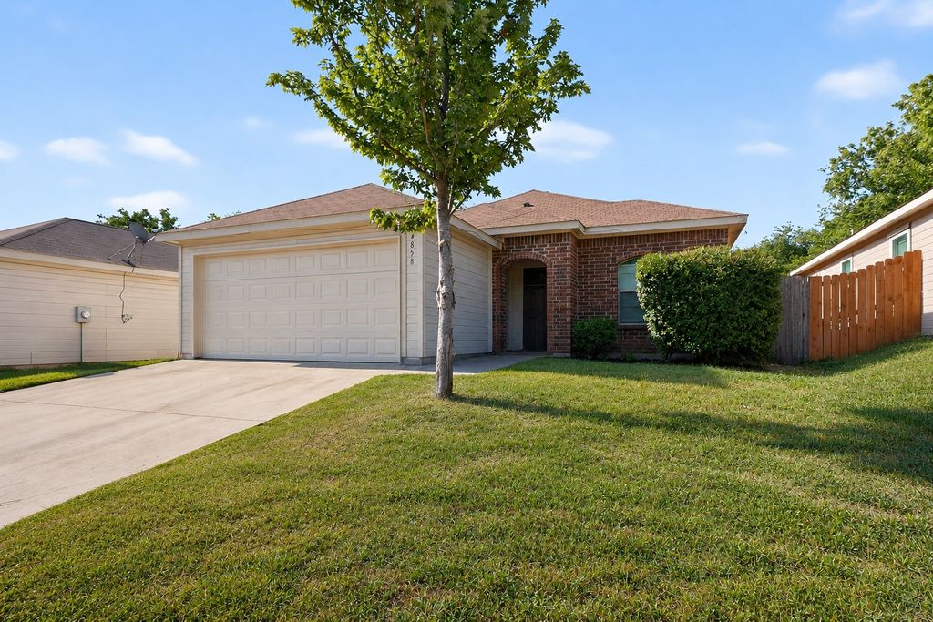 4858 Nuevo Laredo, Dallas, TX 75236