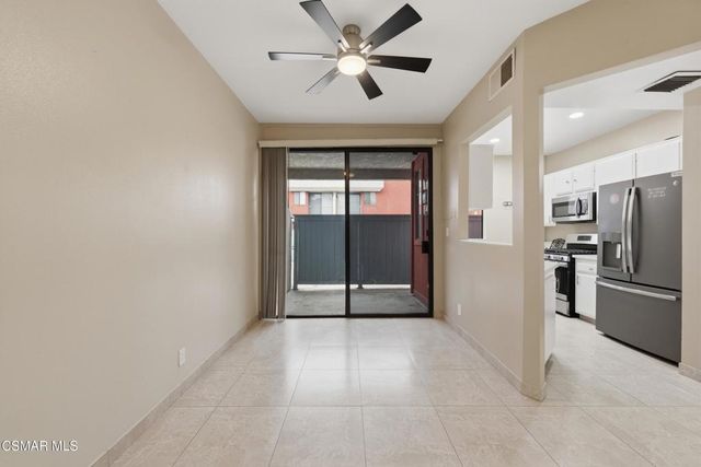 7211 Cozycroft Avenue 23, Sherman Oaks, CA 91403