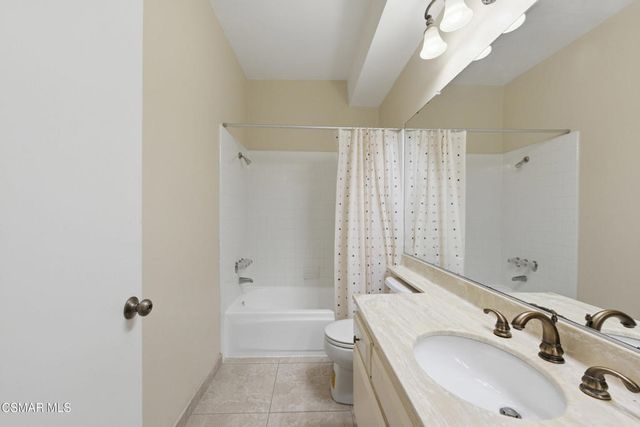 7211 Cozycroft Avenue 23, Sherman Oaks, CA 91403