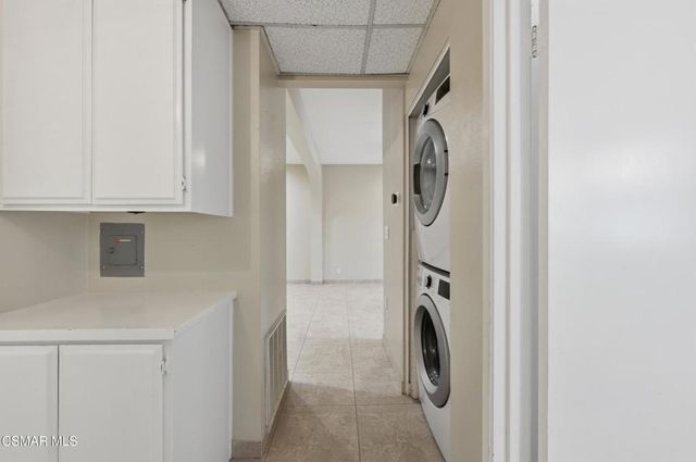 7211 Cozycroft Avenue 23, Sherman Oaks, CA 91403